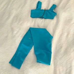 Alo Yoga Airlift Set XS Turquoise selling as set Teal
